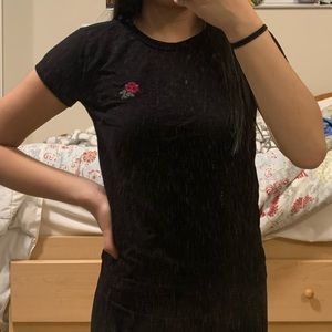 Black T-shirt with embroidered flower